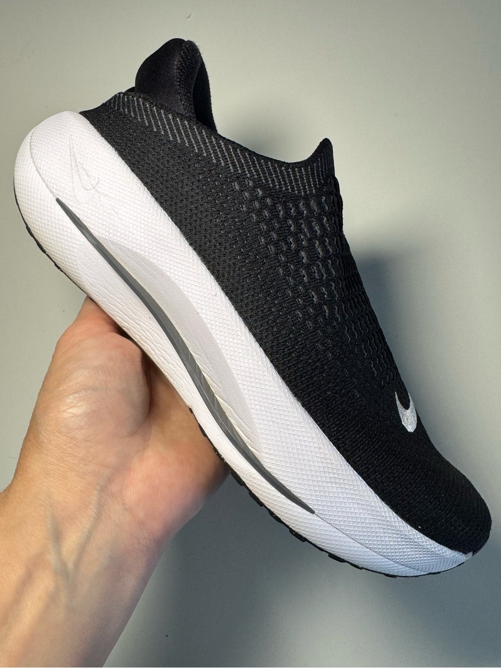 Nike Reina EasyOn Laceless Hands Free Flyknit Shoes Women’s size 7.5 - Picture 2 of 15